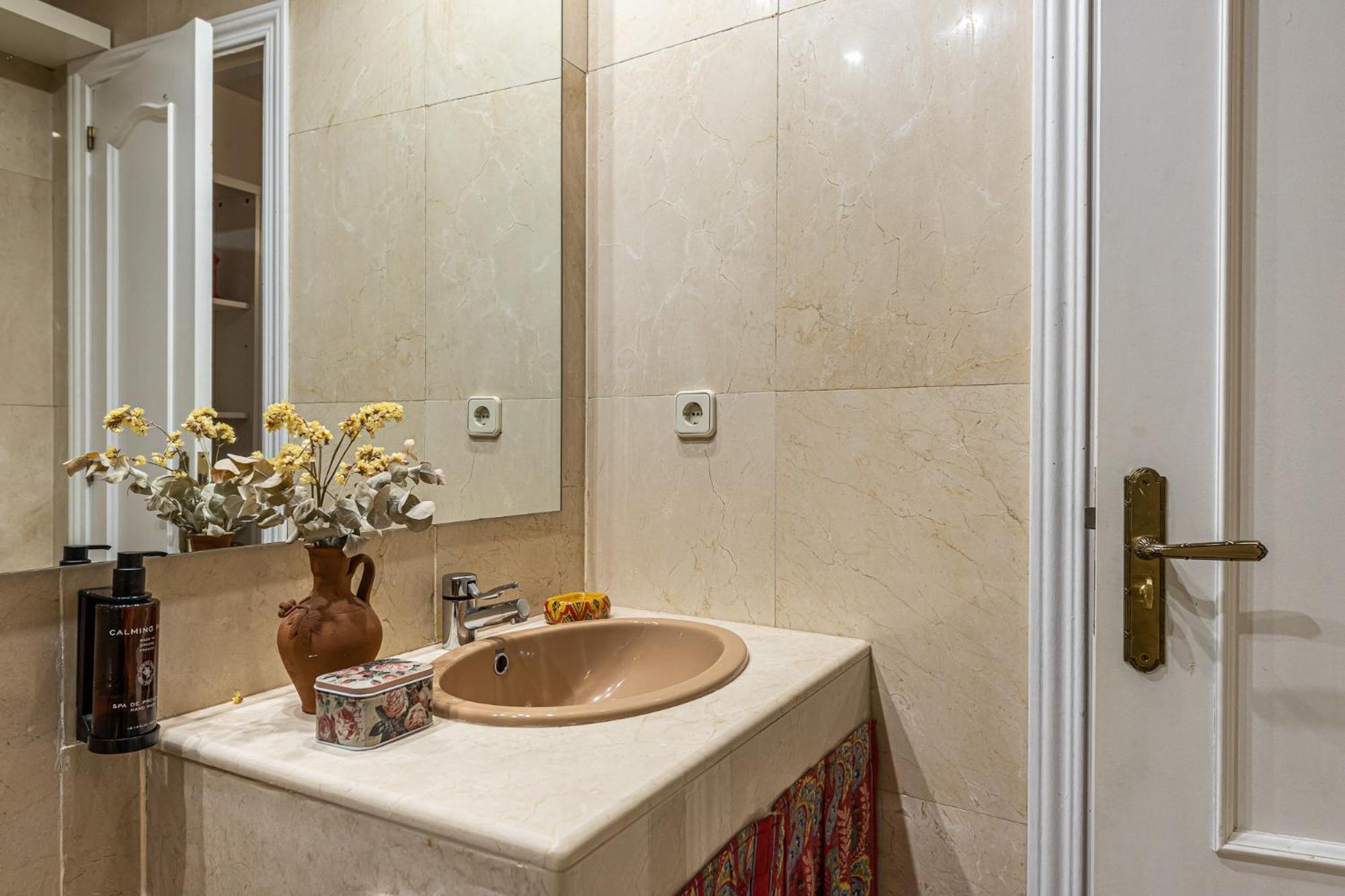 Apartamento Waou Opera I - Alquiler Corta Duracion Madrid Exterior foto